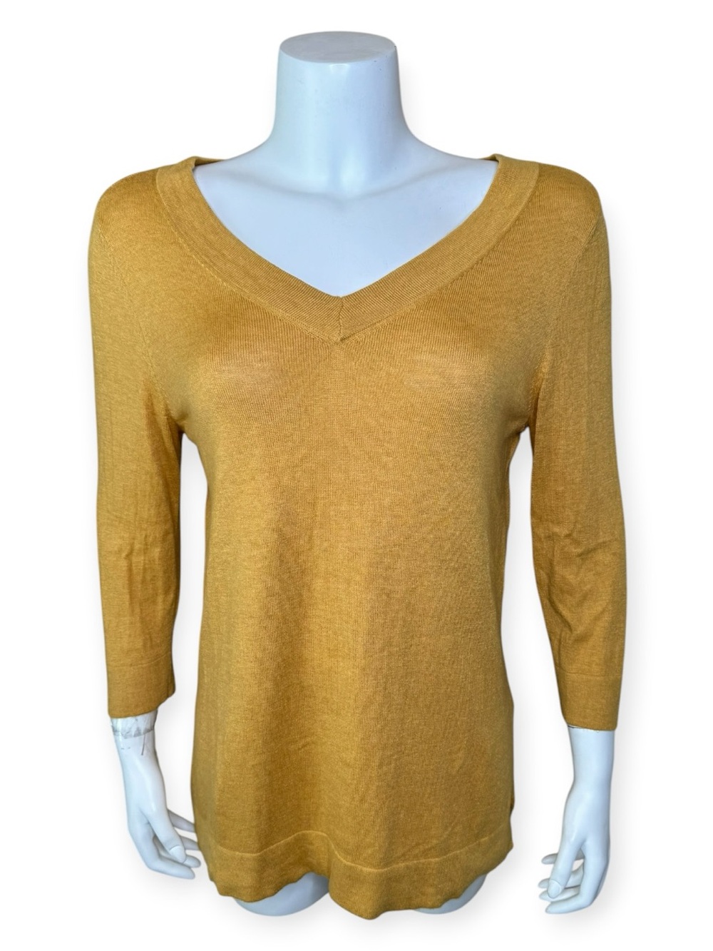 Chico’s V-neck Sweater Size 1 Medium Pullover Lightweight Cashmere Blend Mustard